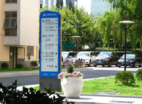 德钦哪些因素影响宣传栏的制作？